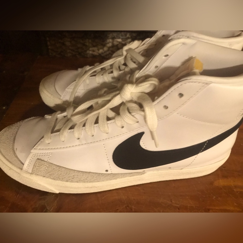Nike blazers worn once size 9.5